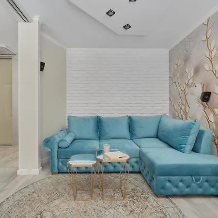 Lägenhet Pastel & Floral With Parking In By Renters