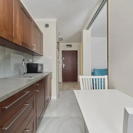 Pastel & Floral With Parking In By Renters Lägenhet *
